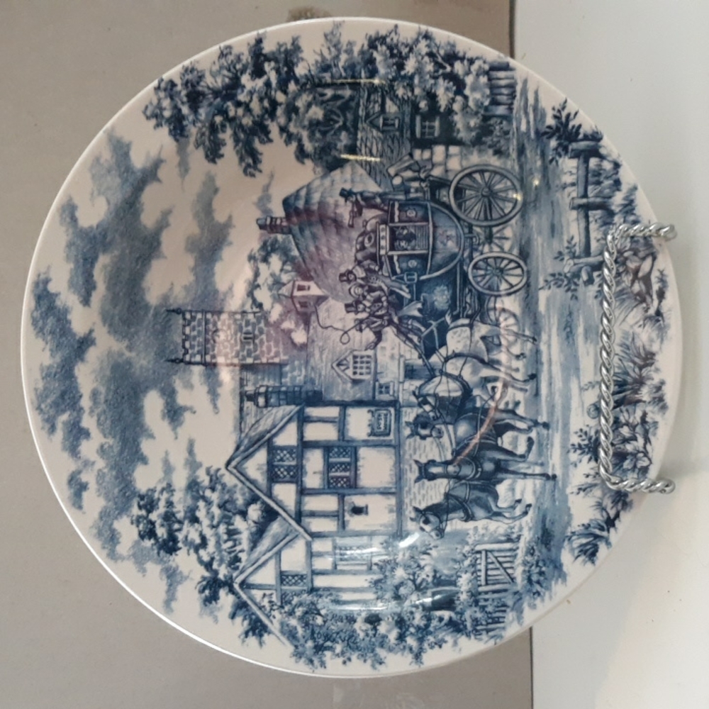 Vintage Oxford Pottery made in Brazil in blue and white 8.5 inch soup bowl.